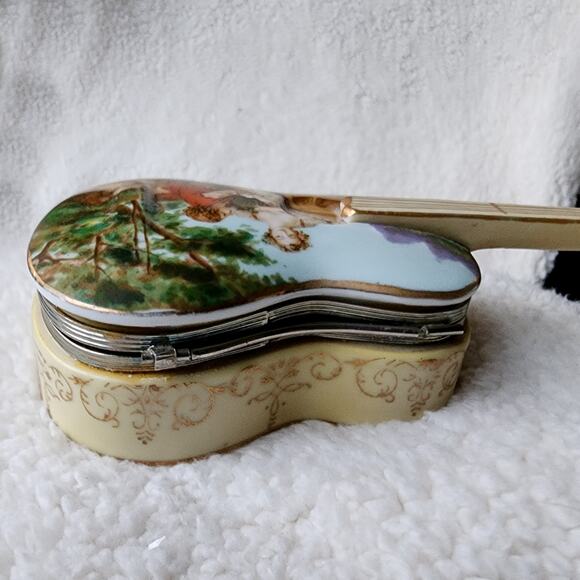 Vintage Porcelain Japanese Music Box Trinket Violin Flower Shaped Lego Brand - Picture 9 of 16